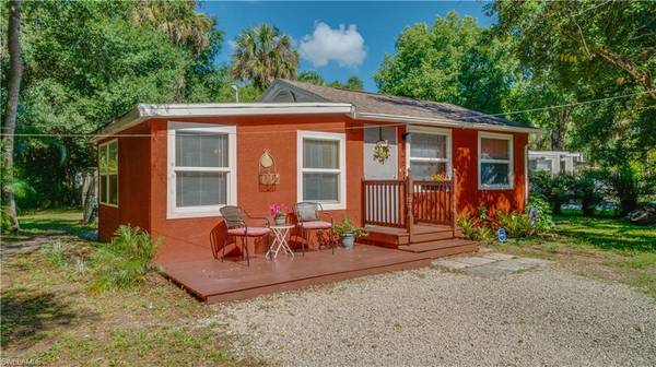 246 Delray AVE, Fort Myers, FL 33905