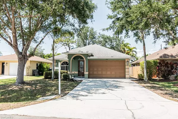 739 98th AVE N, Naples, FL 34108