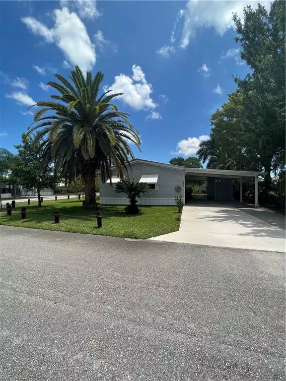 Moore Haven, FL 33471,934 Yacht Club WAY NW