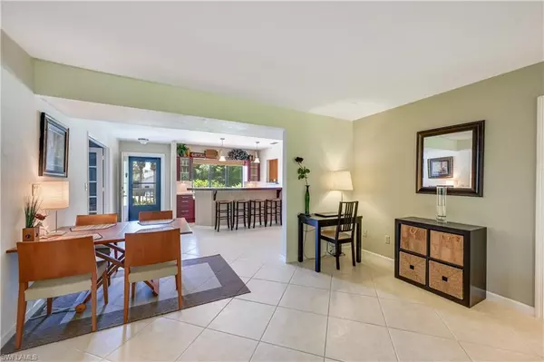 Naples, FL 34108,910 Vanderbilt Beach RD #524-W