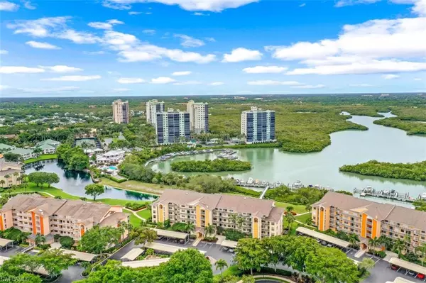 320 Horse Creek DR #403, Naples, FL 34110