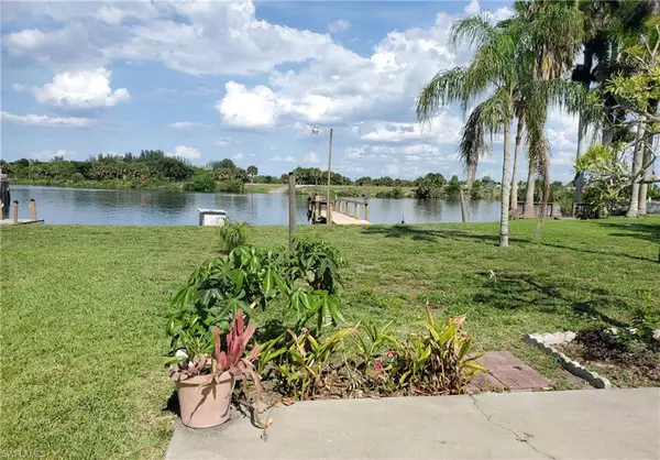 Moore Haven, FL 33471,879 YACHT CLUB WAY