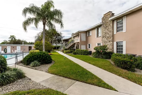 Naples, FL 34110,221 Cypress WAY E #102