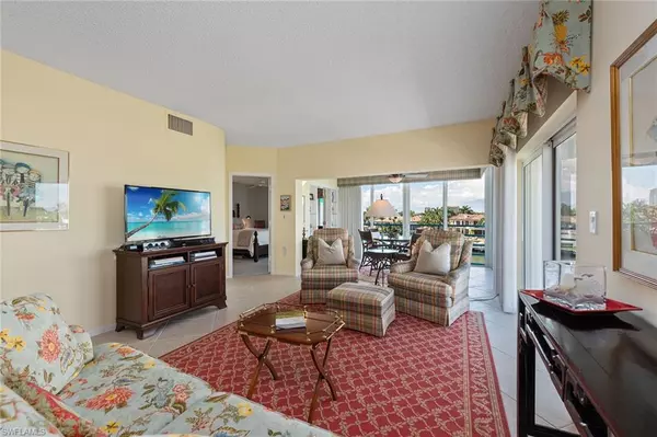 Naples, FL 34103,255 Park Shore DR #341