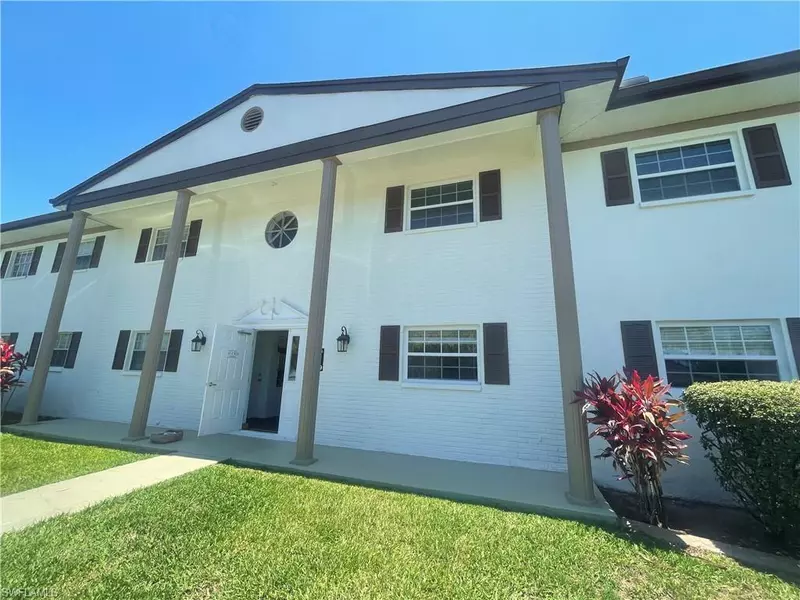 7049 New Post DR #3, North Fort Myers, FL 33917