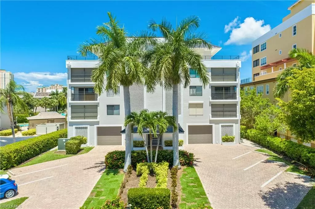 Marco Island, FL 34145,910 Panama CT #302