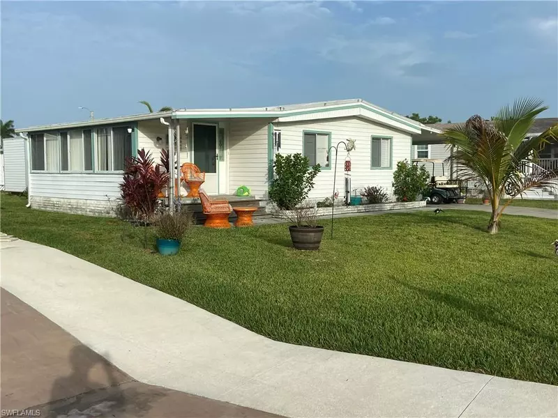 26107 Princess LN, Bonita Springs, FL 34135