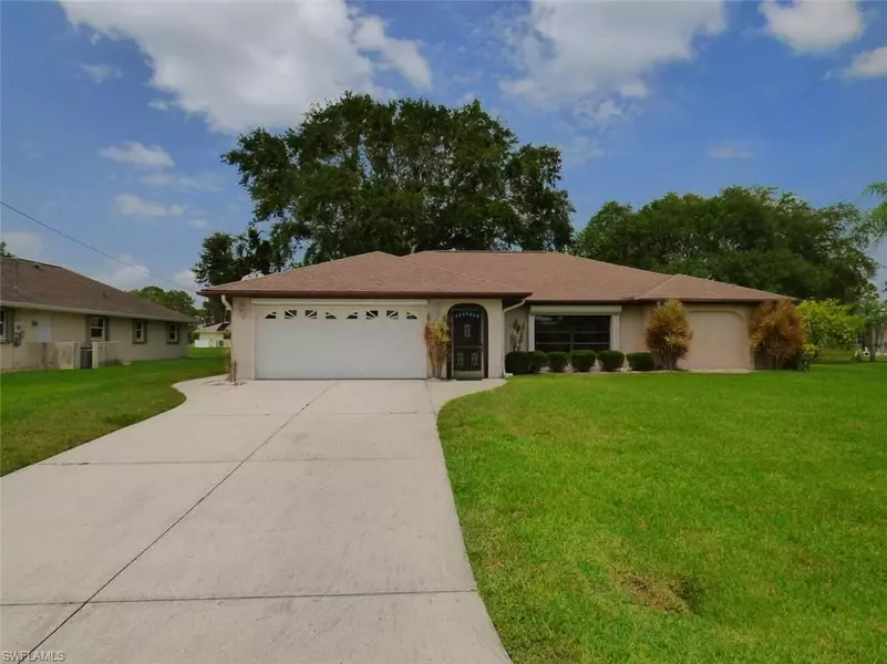 10 Mariner LN, Rotonda West, FL 33947