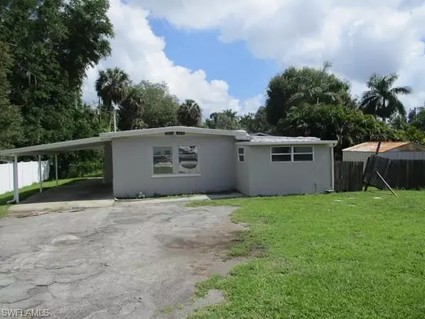 88 Evergreen RD, North Fort Myers, FL 33903