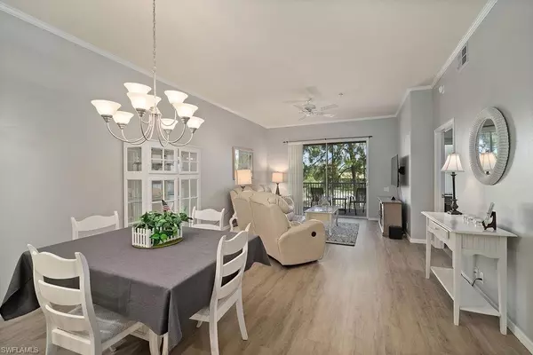 Naples, FL 34120,8217 Parkstone PL #1-304