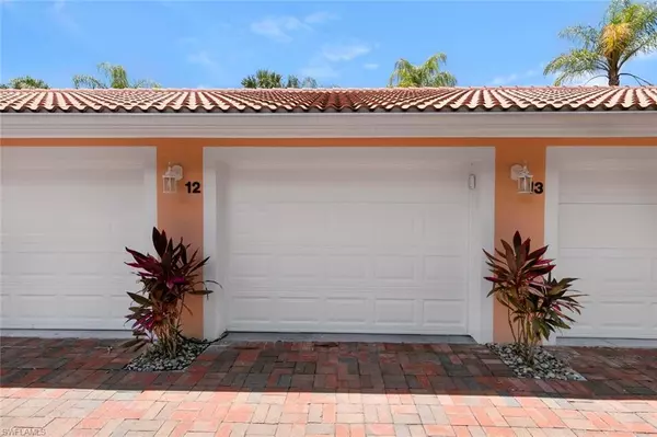 Naples, FL 34114,6660 Beach Resort DR #12