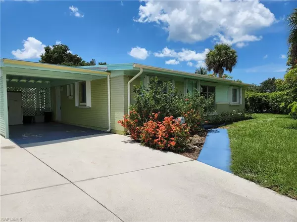 2200 Estey AVE, Naples, FL 34104