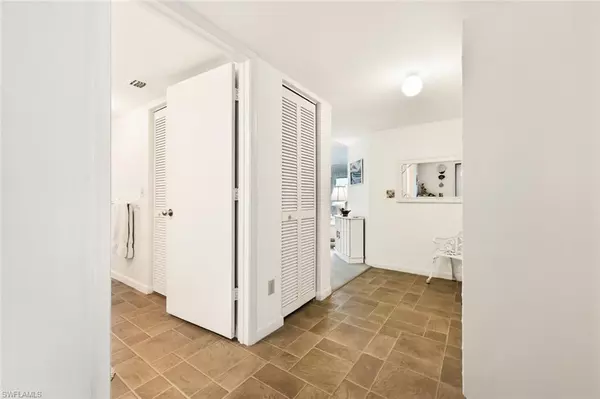 Marco Island, FL 34145,921 Seagrape DR #A 402