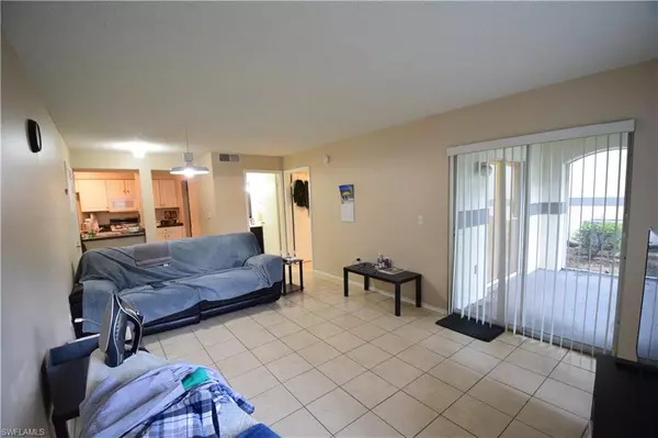 Fort Myers, FL 33916,3405 Winkler AVE #205