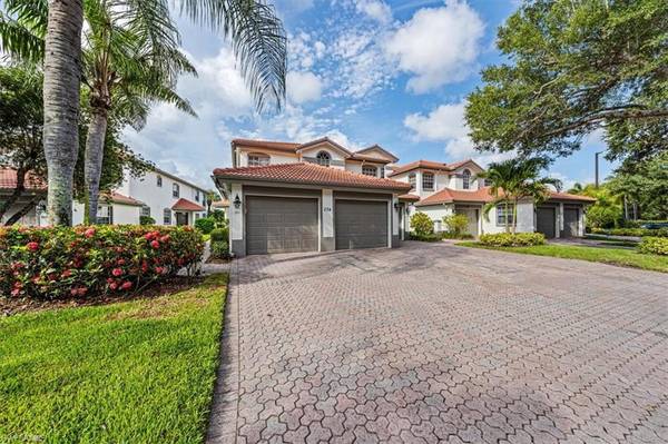 574 Laguna Royale BLVD #701, Naples, FL 34119