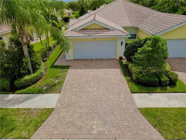 8246 Xenia LN, Naples, FL 34114