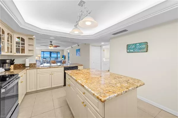 Sanibel, FL 33957,2445 W Gulf DR #A25