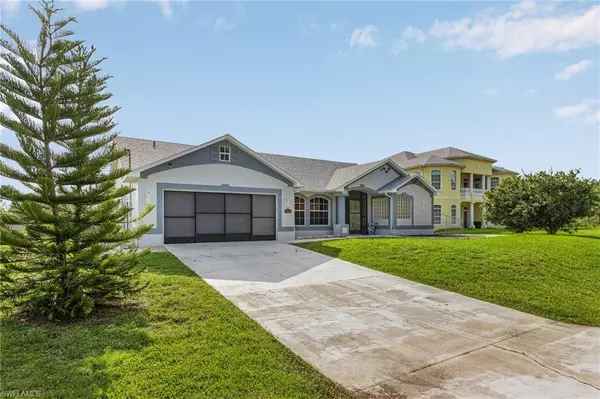 911 Wagner AVE, Lehigh Acres, FL 33972