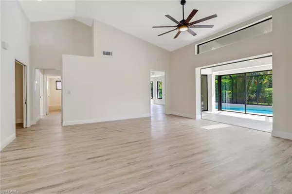 Naples, FL 34104,425 Fox Den CIR