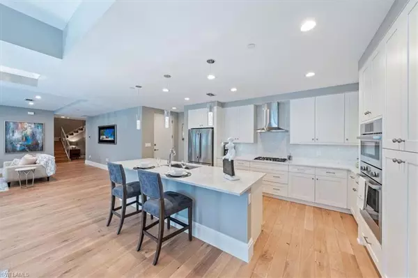 1135 3rd AVE S #107, Naples, FL 34102