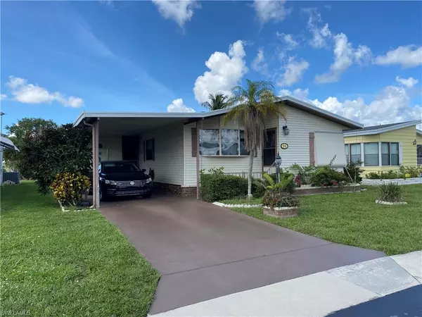 94 Pacific WAY #94, Naples, FL 34104