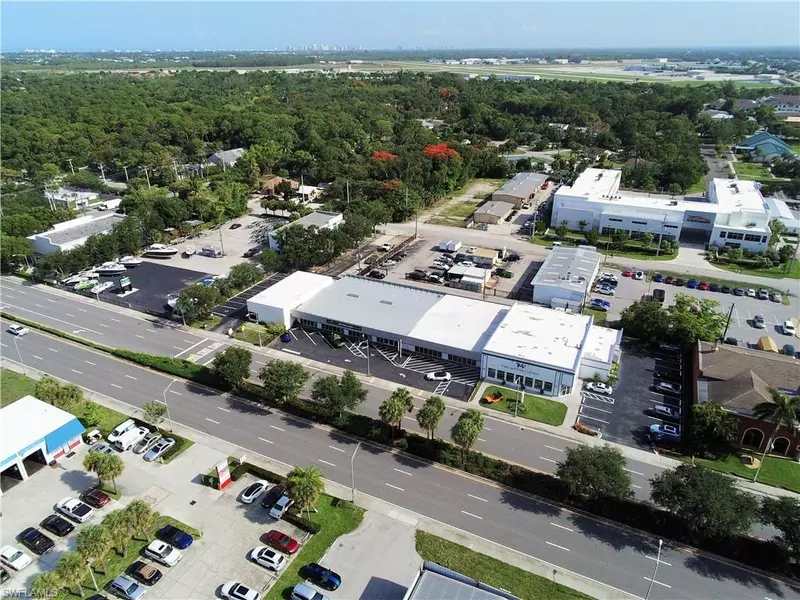 3045 Davis BLVD, Naples, FL 34104