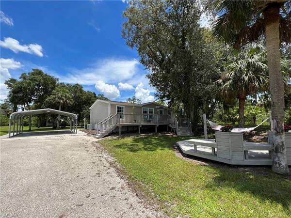 1935/1925 Phillips RD, Fort Denaud, FL 33935