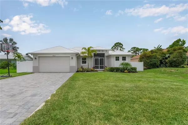 4641 Santiago LN, Bonita Springs, FL 34134