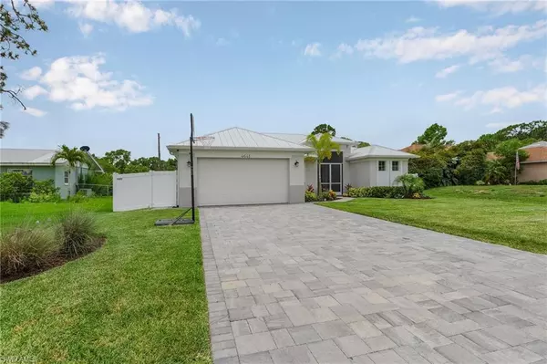 Bonita Springs, FL 34134,4641 Santiago LN