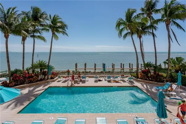 Marco Island, FL 34145,990 Cape Marco DR #307