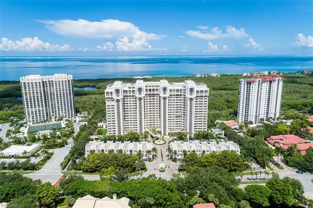 Naples, FL 34108,7117 Pelican Bay BLVD #1707