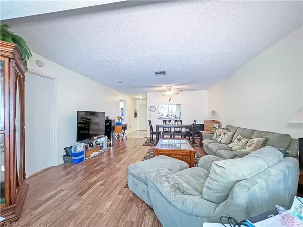 Fort Myers, FL 33907,8617 Granada CT