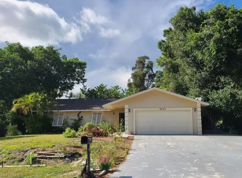 7217 Lobelia RD, Fort Myers, FL 33967