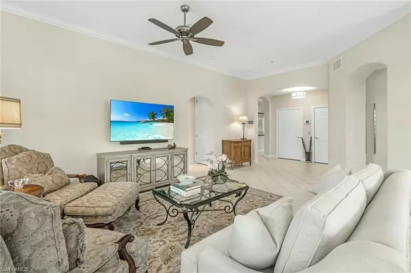 Naples, FL 34109,2842 Tiburon BLVD E #103