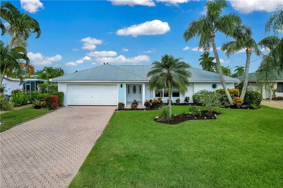 250 Albatross ST, Fort Myers Beach, FL 33931