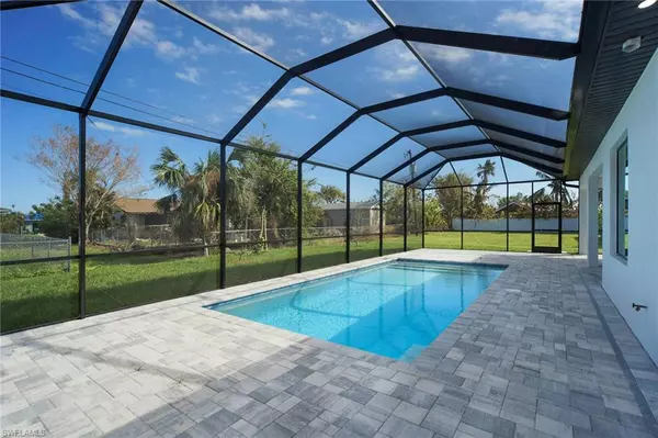 Cape Coral, FL 33990,917 SE 24th ST