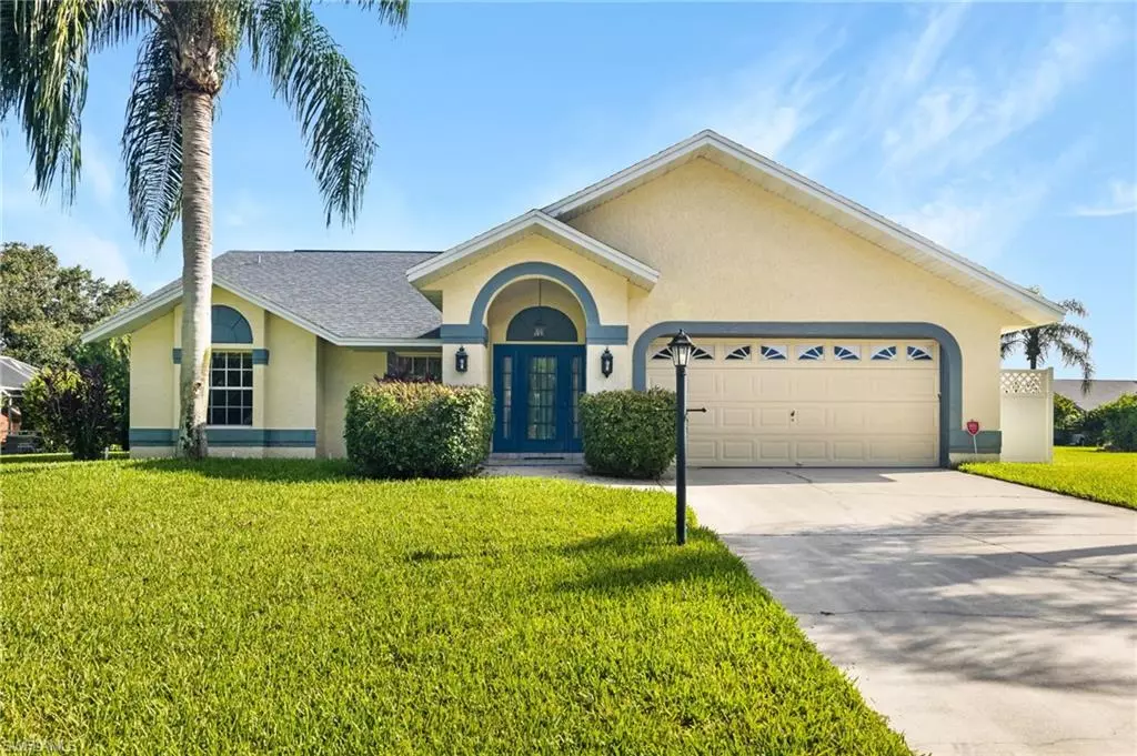 Lehigh Acres, FL 33974,693 Grass Cove CT