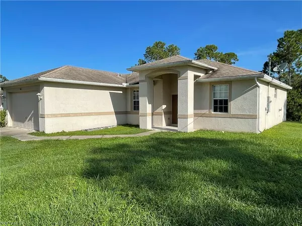 Lehigh Acres, FL 33972,768 Longbow LN