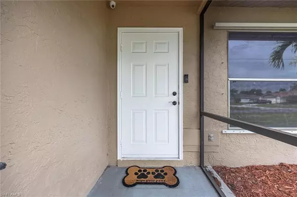 Cape Coral, FL 33990,925 SE 6th TER