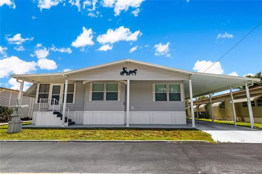 390 Santa Fe TRL, North Fort Myers, FL 33917