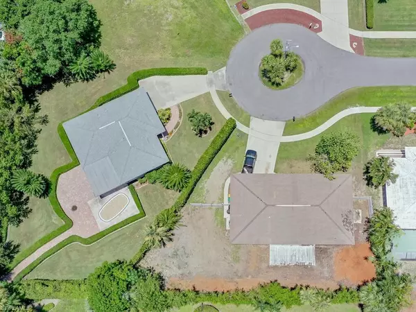 Marco Island, FL 34145,911 Dolphin CT