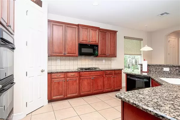 Naples, FL 34105,12687 Biscayne CT