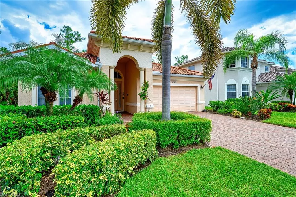 Naples, FL 34105,12687 Biscayne CT