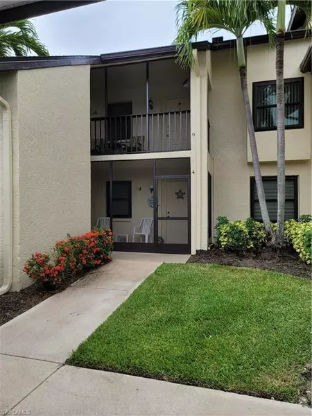 8715 Charter Club CIR #9, Fort Myers, FL 33919