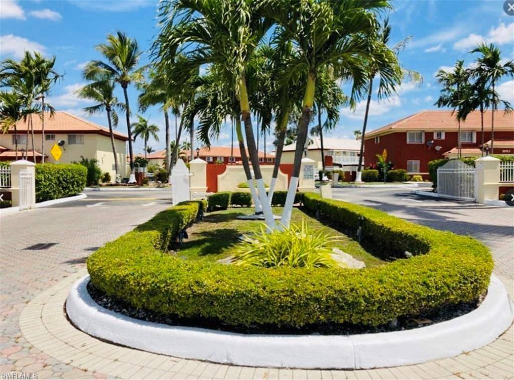 Hialeah Gardens, FL 33018,10953 W okeechobee RD #202