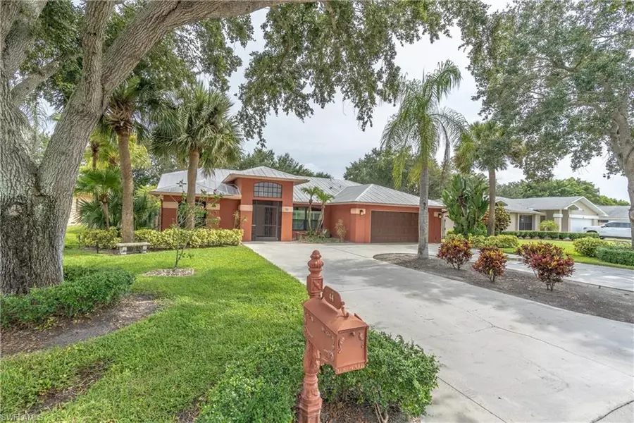 44 Wickliffe DR, Naples, FL 34110