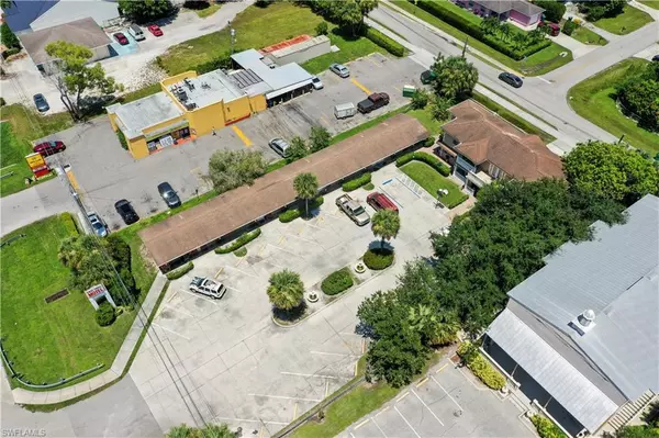 Naples, FL 34113,11381 Tamiami TRL E