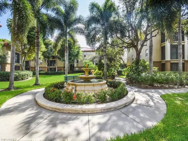 Bonita Springs, FL 34135,8940 Colonnades CT E #736