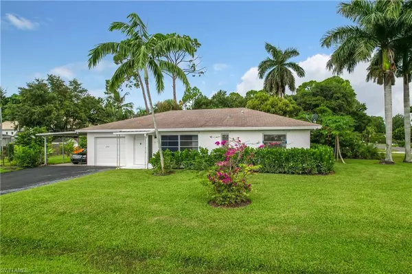 3933 12th ST N, Naples, FL 34103