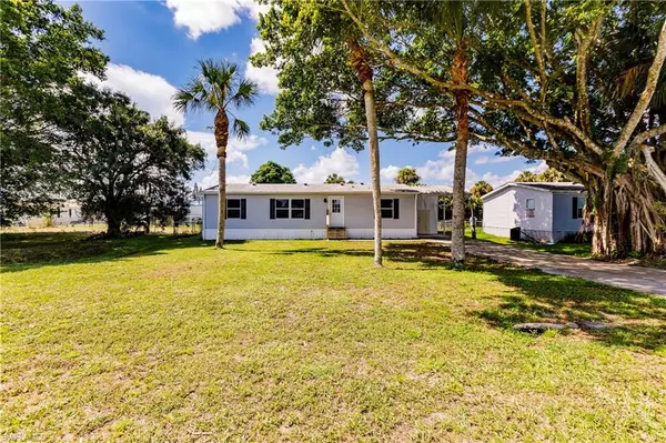 North Fort Myers, FL 33917,2500 Farrance CT